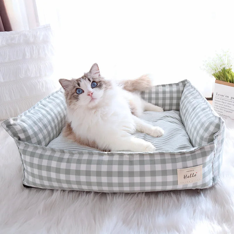 Milo™ Gingham Cotton Pet Bed – Cozy Comfort for Cats & Small Dogs