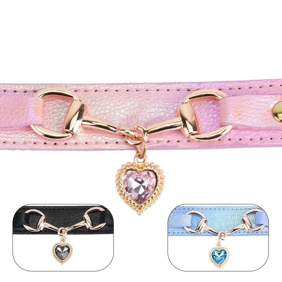 Luna | Rhinestone dog collar with heart detail and adjustable fit