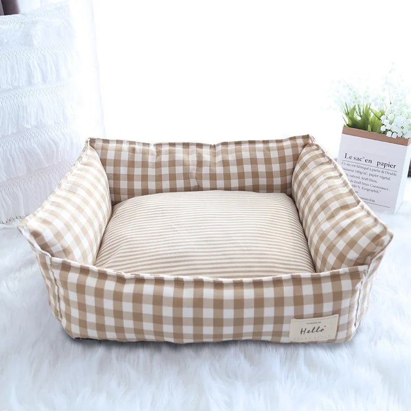 Milo™ Gingham Cotton Pet Bed – Cozy Comfort for Cats & Small Dogs