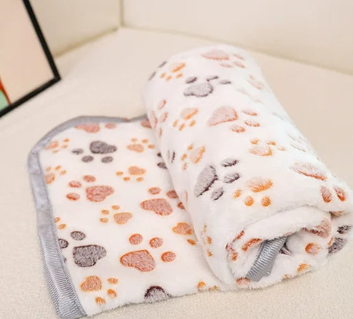 Milo™ Fleece Dog Blanket Warm cozy bed mat with paw print