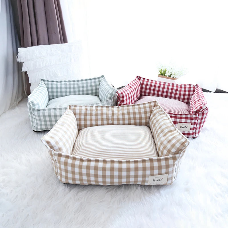 Milo™ Gingham Cotton Pet Bed – Cozy Comfort for Cats & Small Dogs