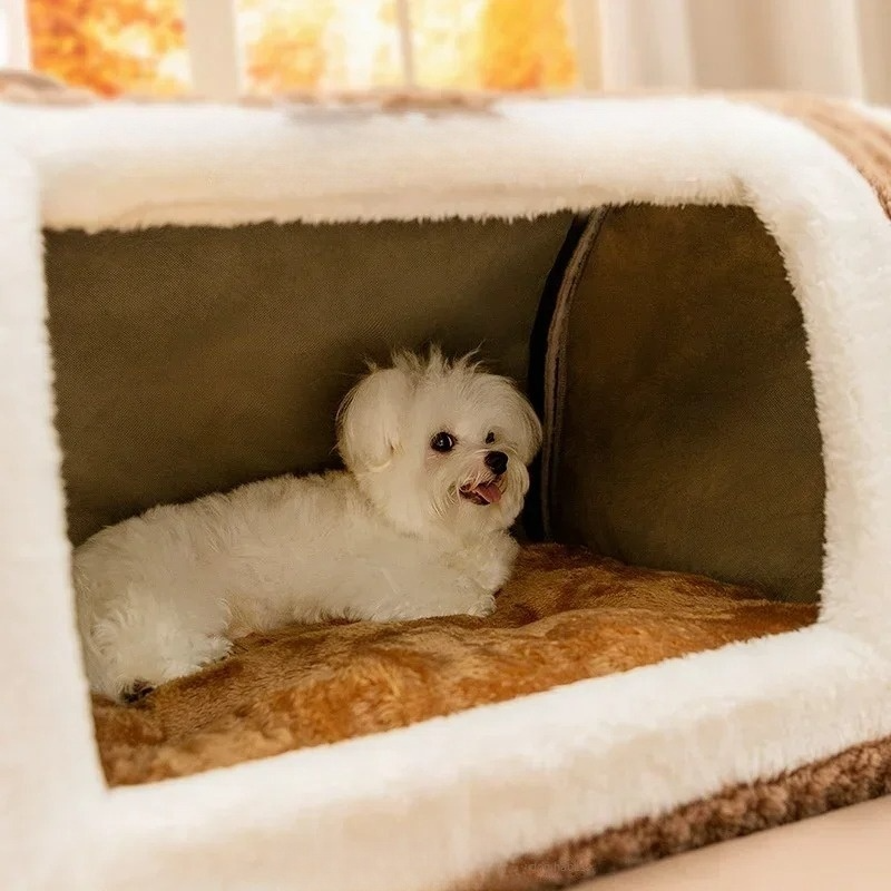 Daisy™ Pet House with Removable Mat and Portable Design