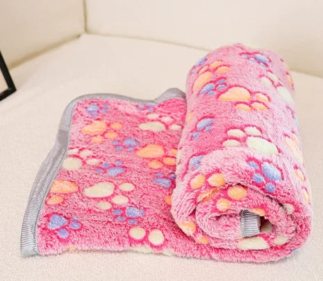 Milo™ Fleece Dog Blanket Warm cozy bed mat with paw print