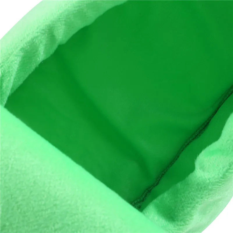 Mango™ Banana-Shaped Pet Bed with Plush Comfort and Semi-Enclosed Design