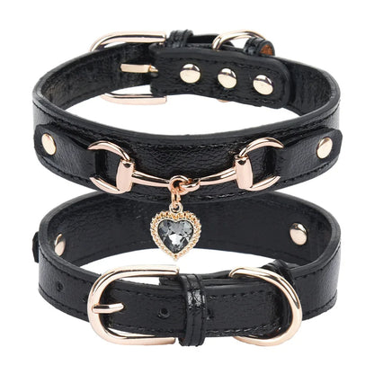 Luna | Rhinestone dog collar with heart detail and adjustable fit