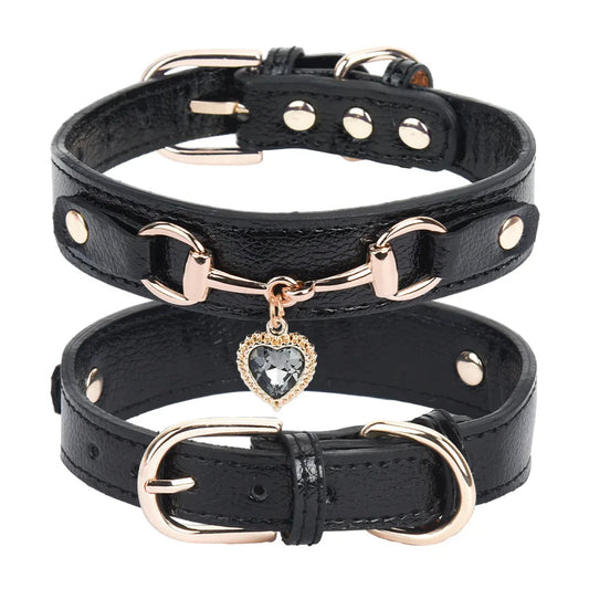 Luna | Rhinestone dog collar with heart detail and adjustable fit