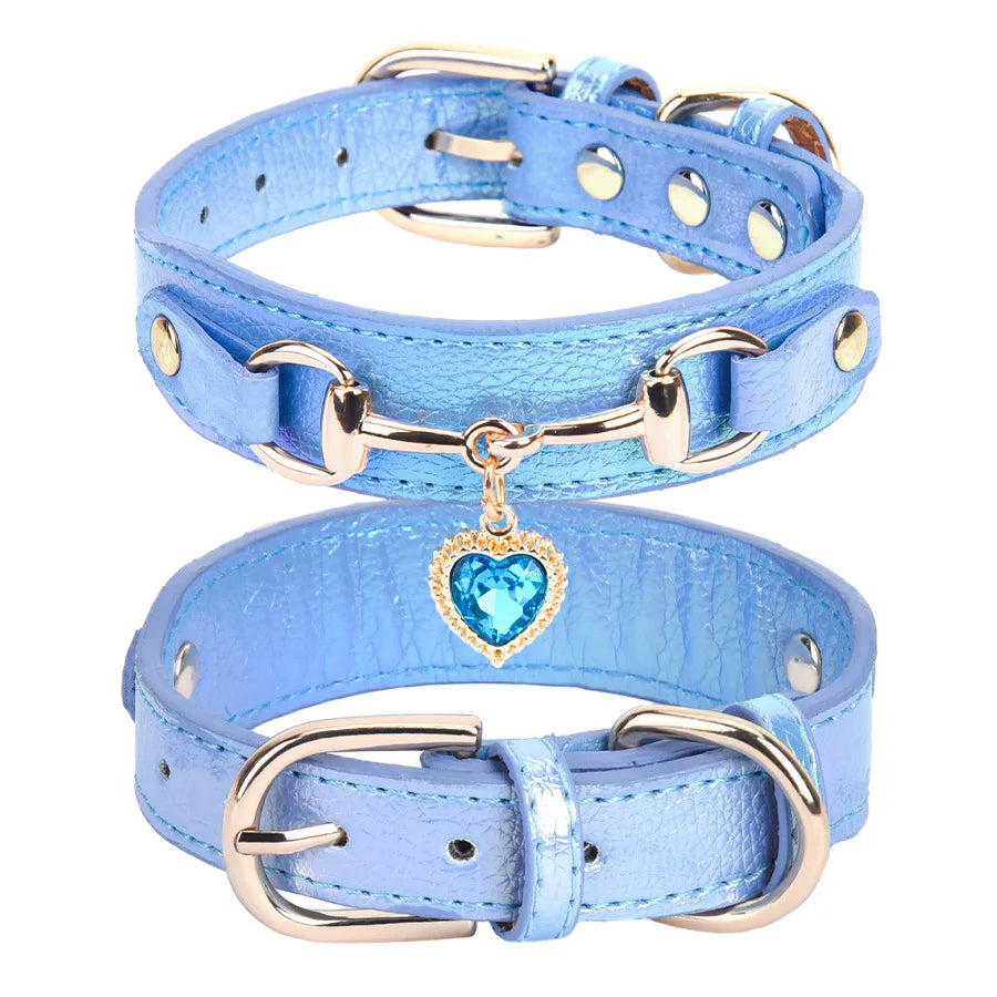 Luna | Rhinestone dog collar with heart detail and adjustable fit