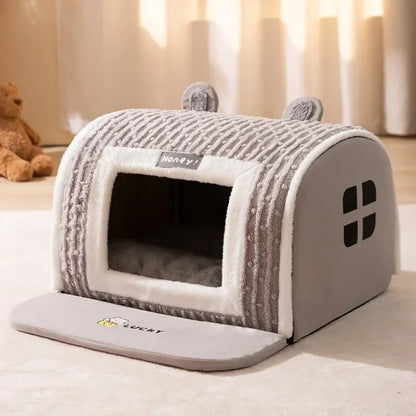 Daisy™ Pet House with Removable Mat and Portable Design